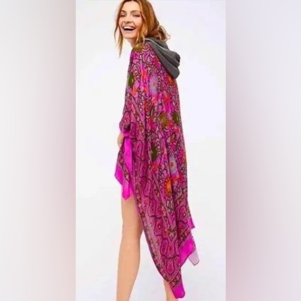 Free People • magic dance border print kimono in Hyancith